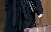 Reese Witherspoon all black shopping outfit Reese Witherspoon all black shopping outfit
