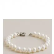Hand knotted small pearl bracelet Hand knotted small pearl bracelet