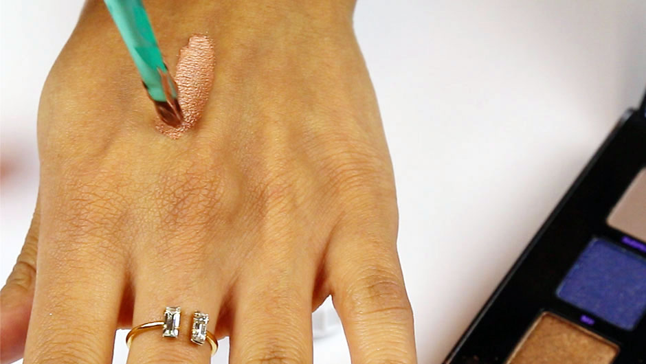 How To Make Lipstick How To Make Lipstick From Eyeshadow