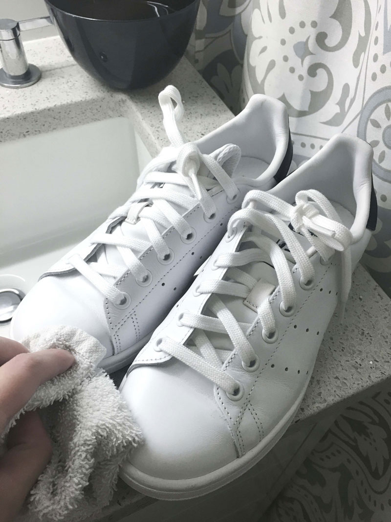 how to wash white adidas shoes in washing machine