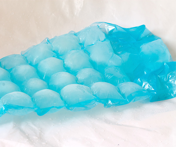 4 Things Girls With Good Skin Do Differently When A Zit Pops Up