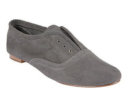 Channel Your Inner Schoolgirl Steve Madden Oxford Shoes Are Up To 40 Off 