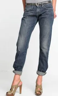 banana-republic-boyfriend-jeans