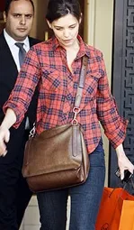 katie holmes on momfinds