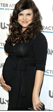 tiffany thiessen stylish mom of the day