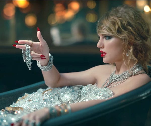 taylor swift bathtub