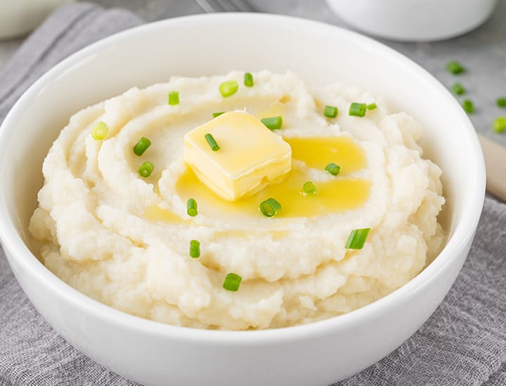 Bowl of mashed potatoes.