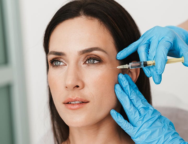 woman-facial-injections