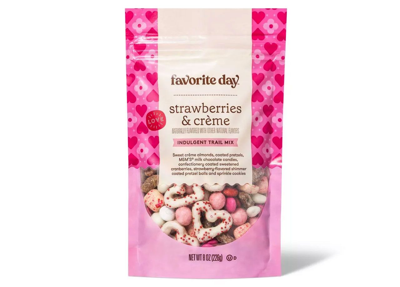 strawberries & crème trail mix