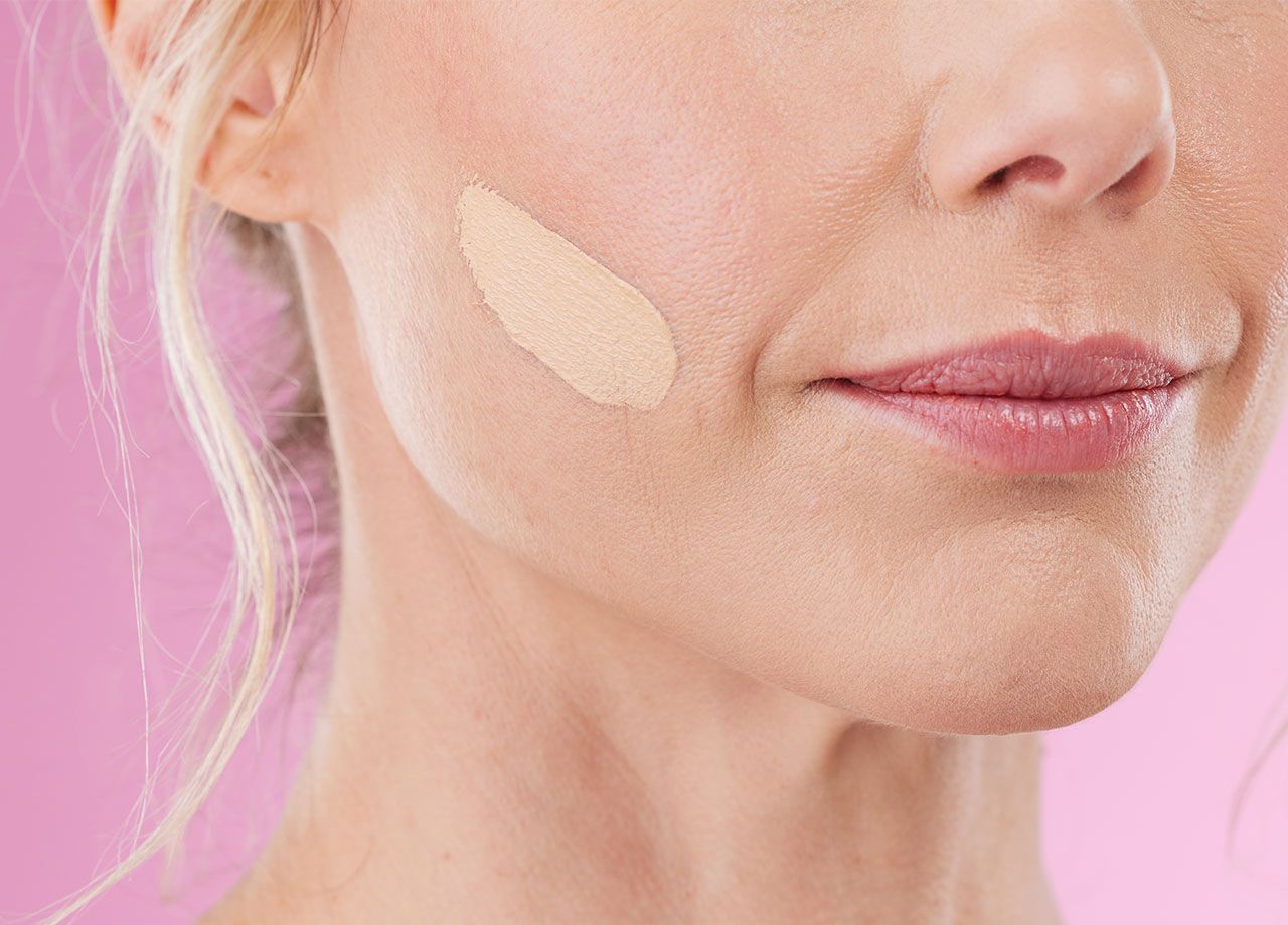 woman-foundation-swipe-on-cheek