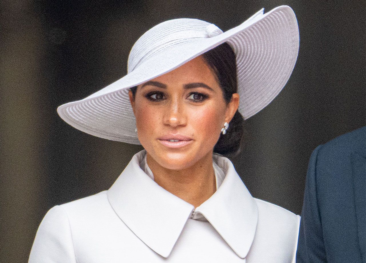Meghan Markle white hat