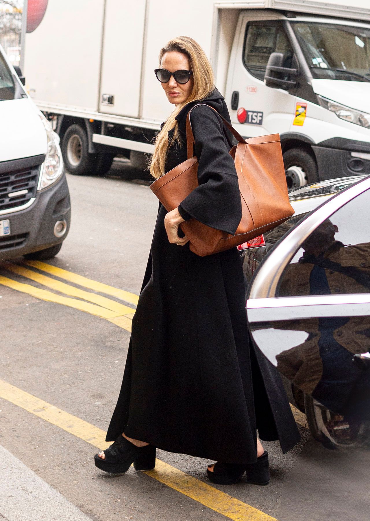 Angelina Jolie spoted arriving at Meurice Hotel Paris