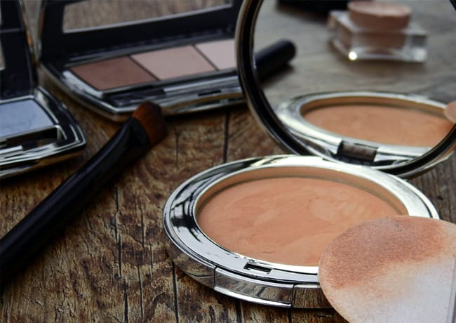 compact-powdered-makeup