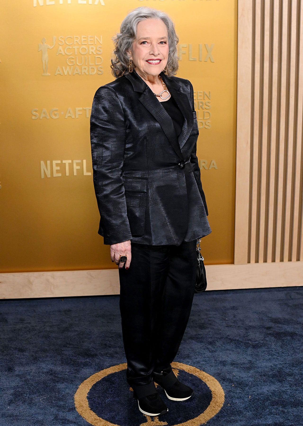 Kathy Bates 2025 SAG Awards red carpet