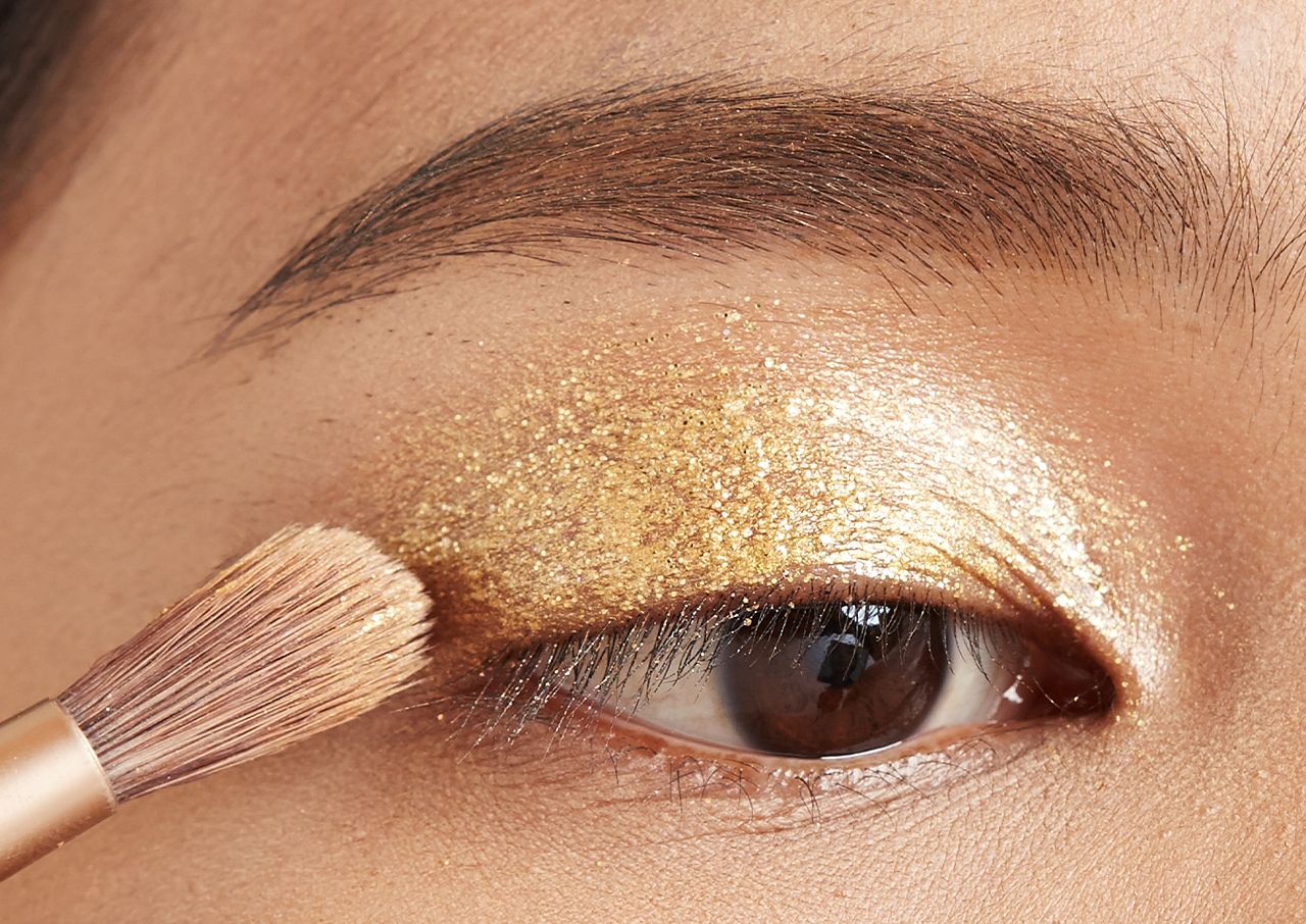 gold-eyeshadow
