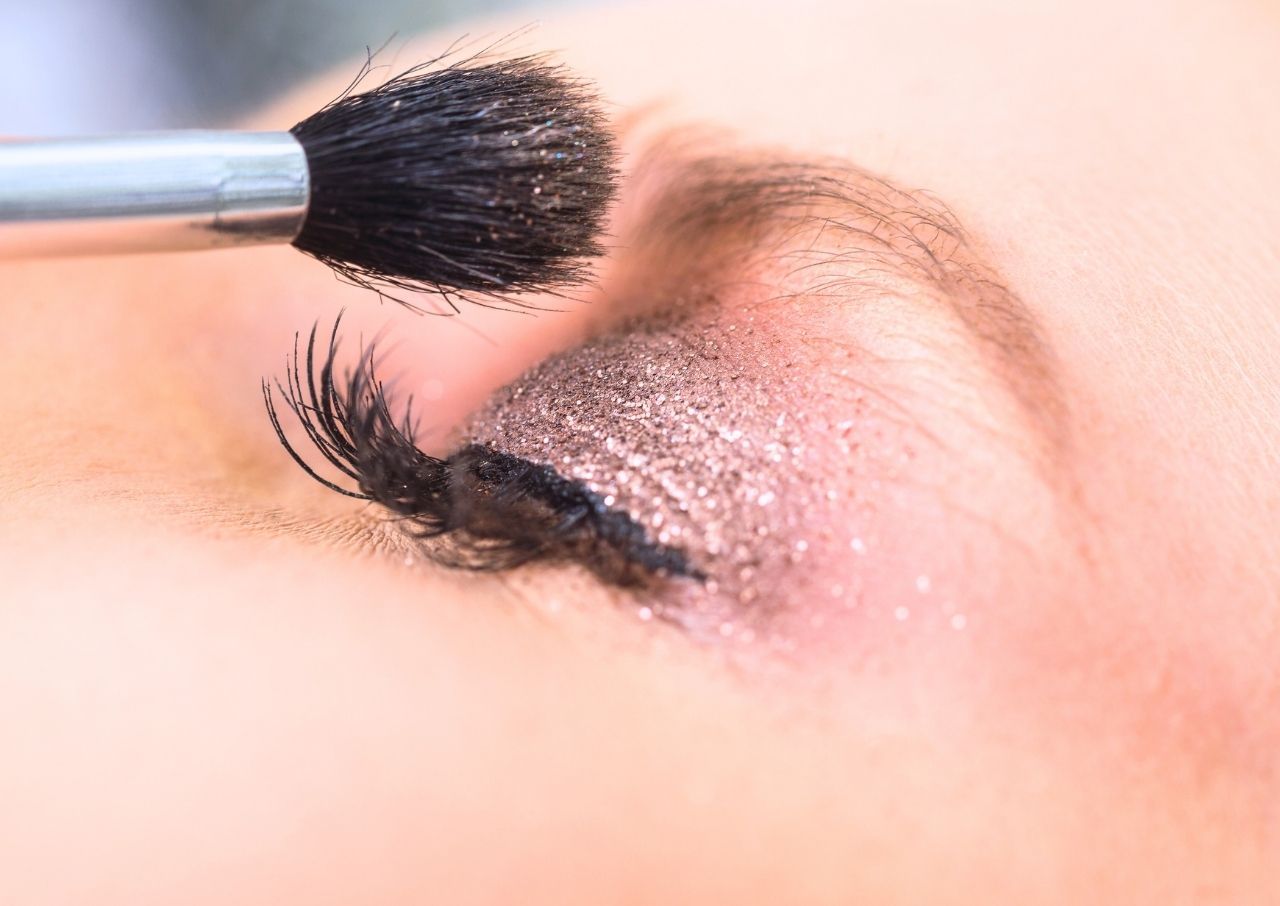 frosted-pearly-eyeshadow