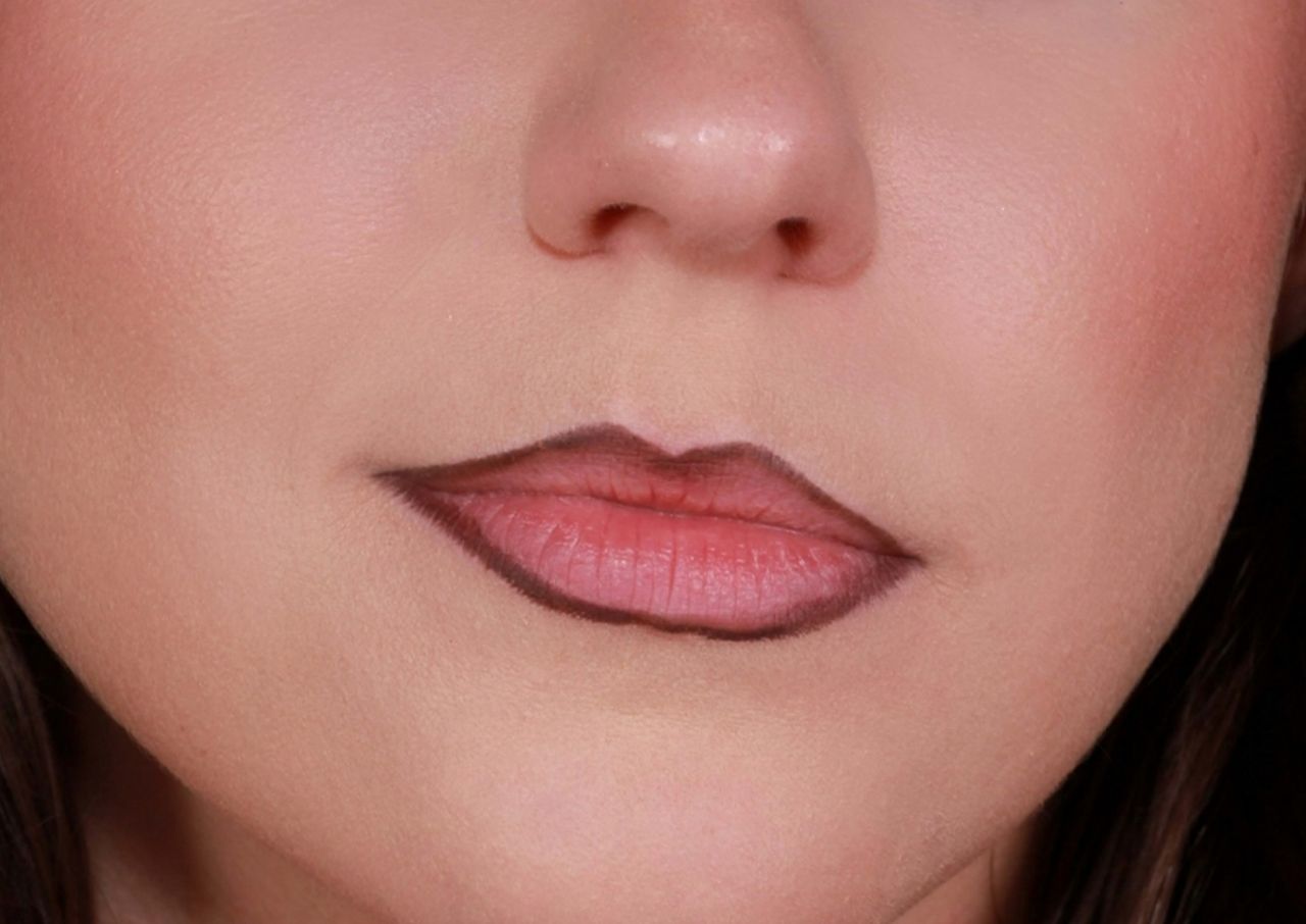 dark-lip-liner