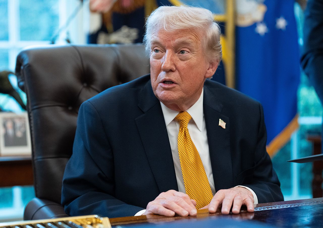 Donald Trump Oval office