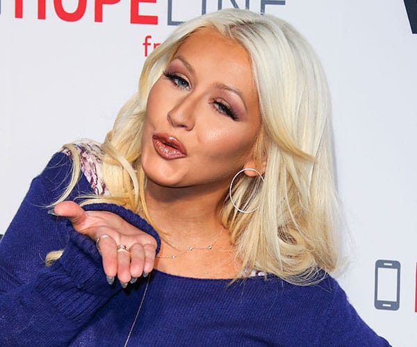 Using dark contour powder under your cheekbones christina aguilera