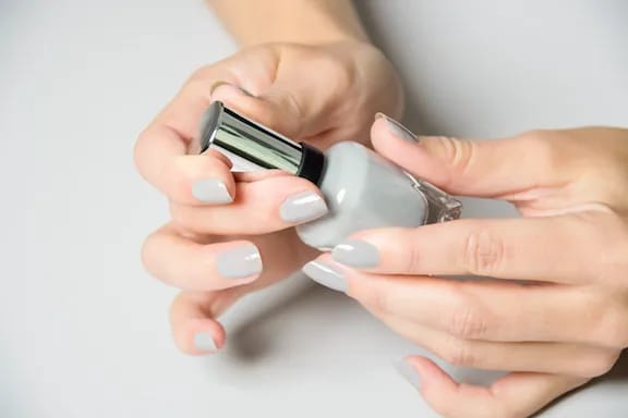 nails