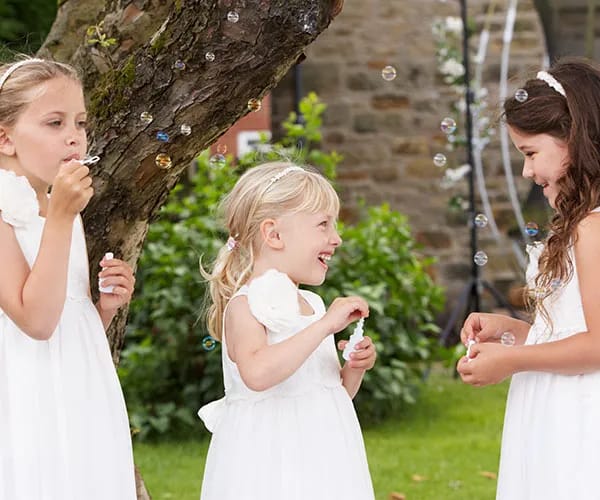 kids at wedding