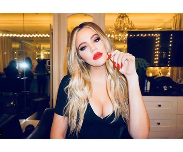 Khloé Kardasian boobs