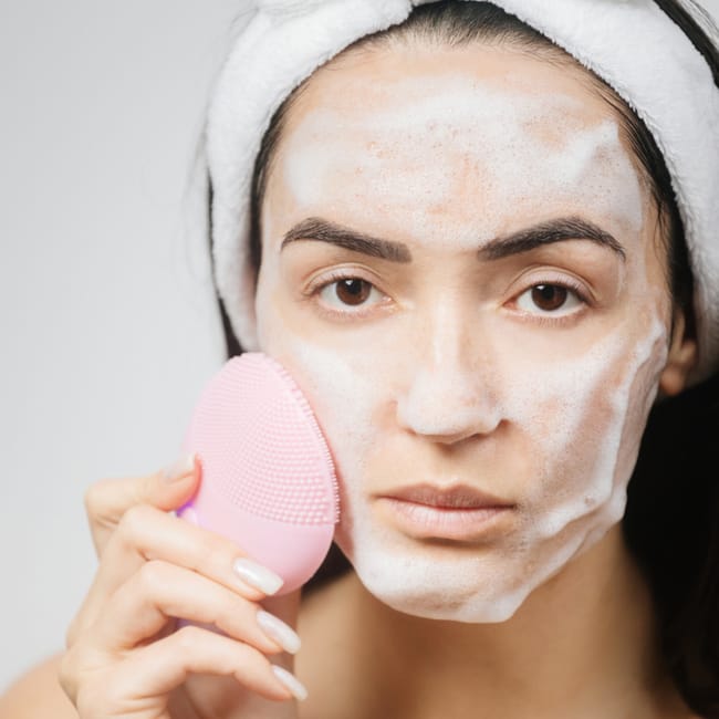 harsh morning cleansers make puffy eyes worse