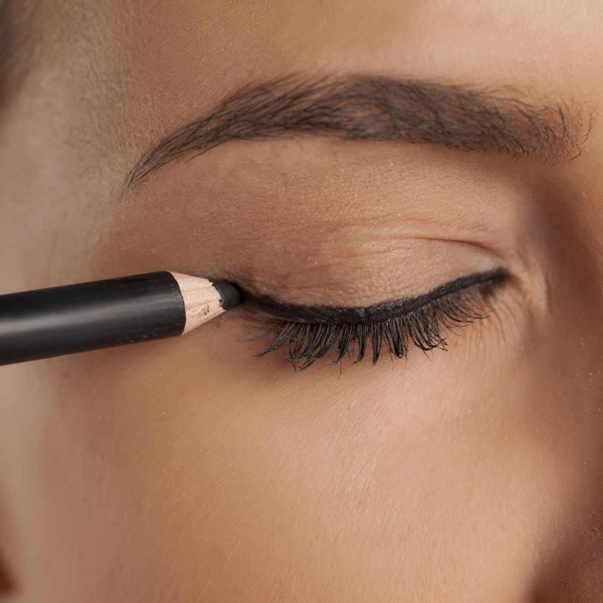 Eyeliner pen.