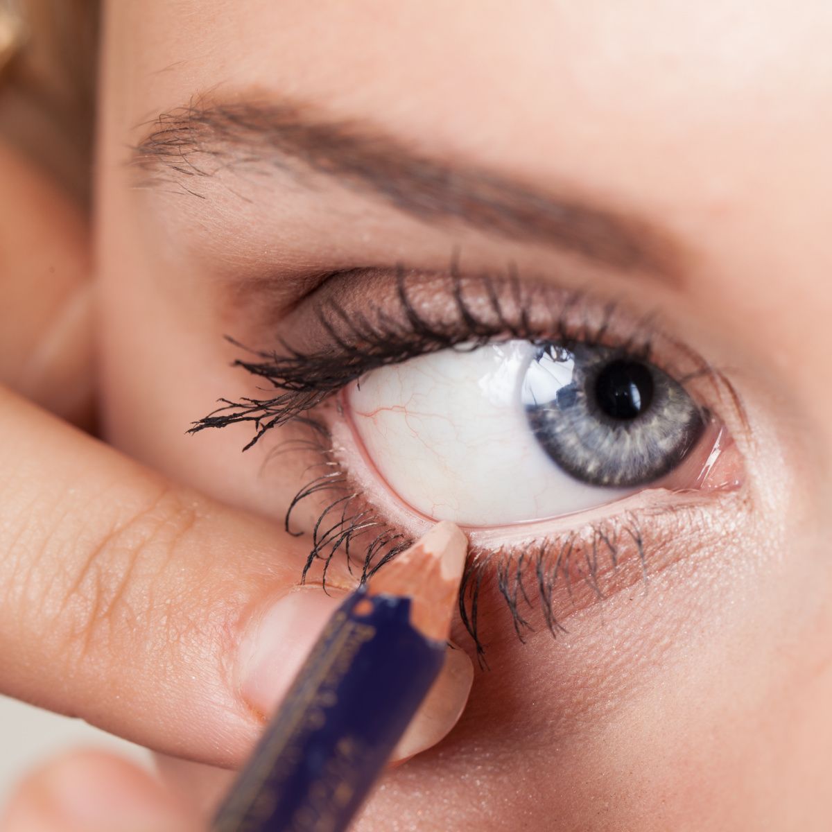 White eyeliner.