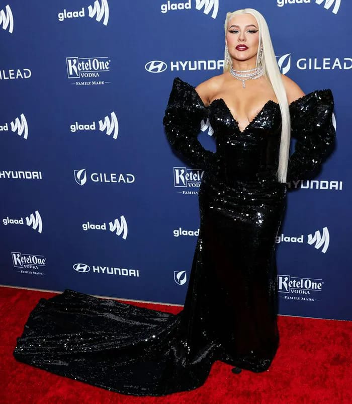 christina aguilera sparkly black long dress red carpet