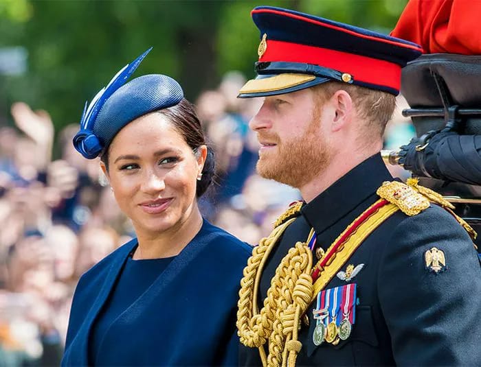 Meghan Markle Prince Harry in carriage