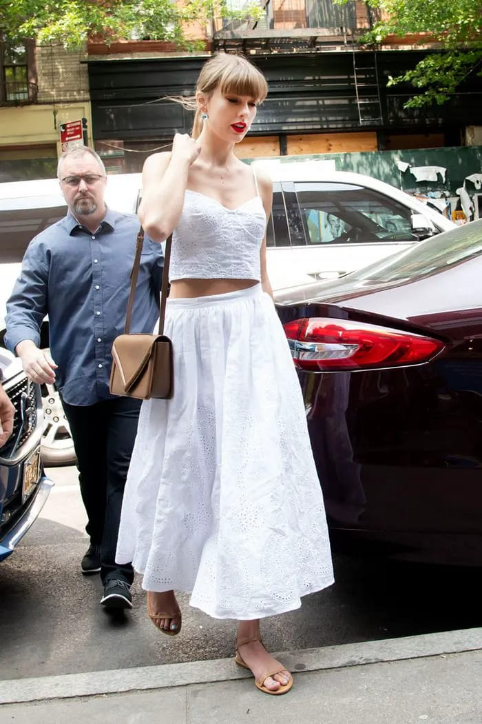 Taylor Swift lacy white outfit