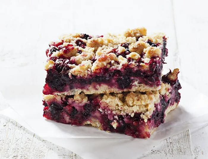 Berry crumble bars