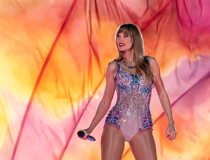 taylor swift eras tour las vegas stadium crystal versace bodysuit