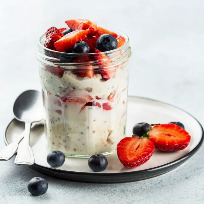 overnight oats with strawberries and blueberries