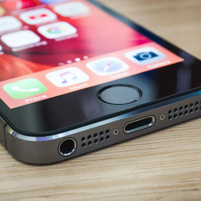 iphone-charger-port