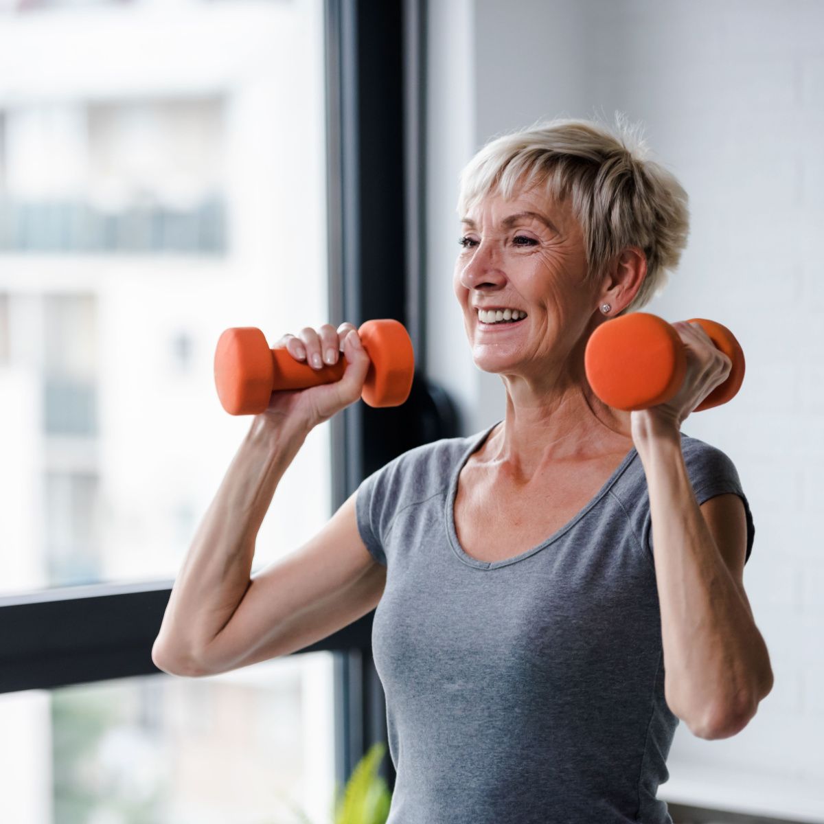 woman lifting weights