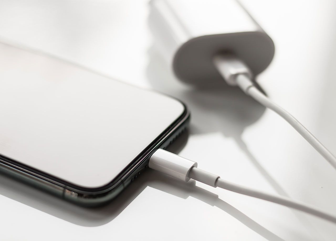 iphone-with-charger