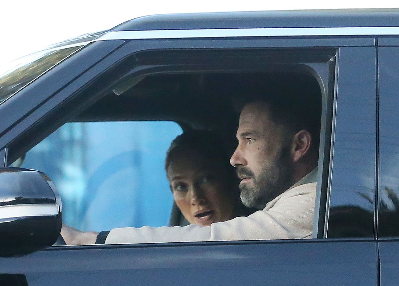 Jennifer Lopez and Ben Affleck in the car having a tense conversation