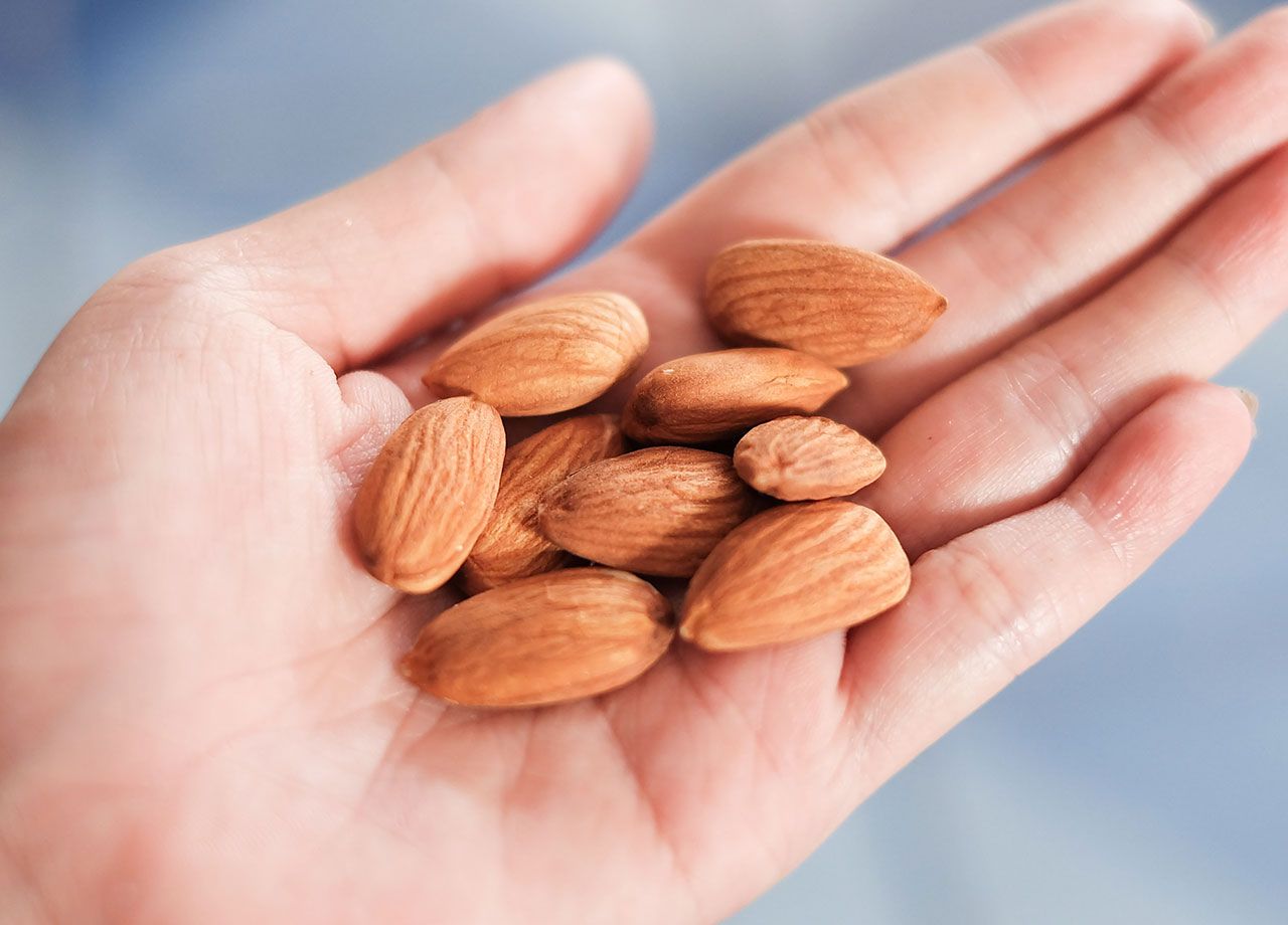 handful of almonds