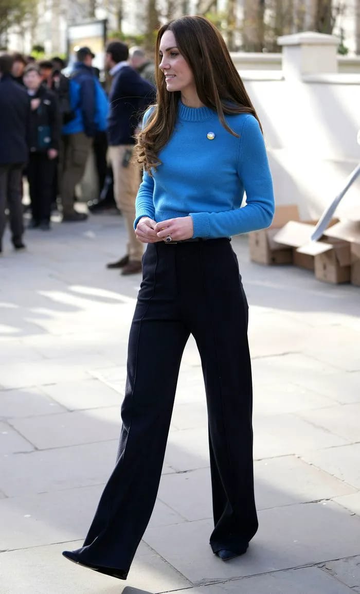 Kate Middleton black puddle pants