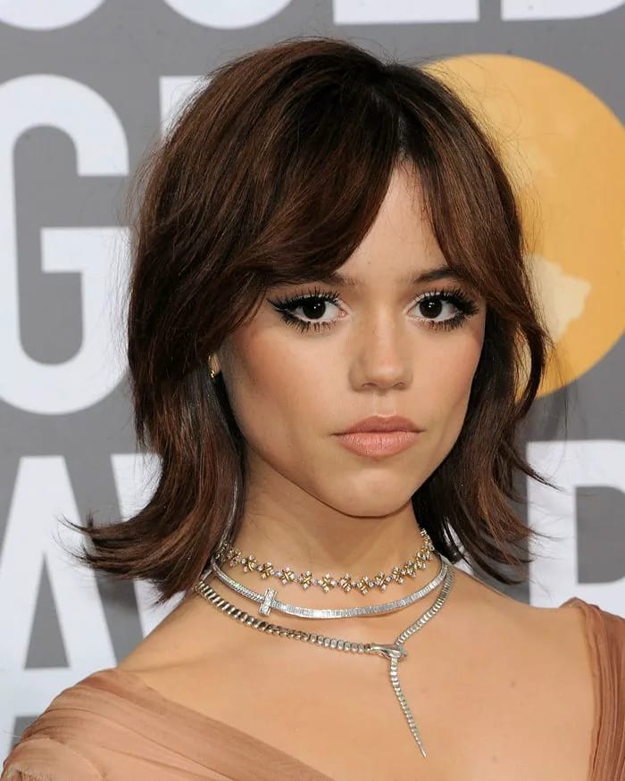 feathered-bob-jenna-ortega