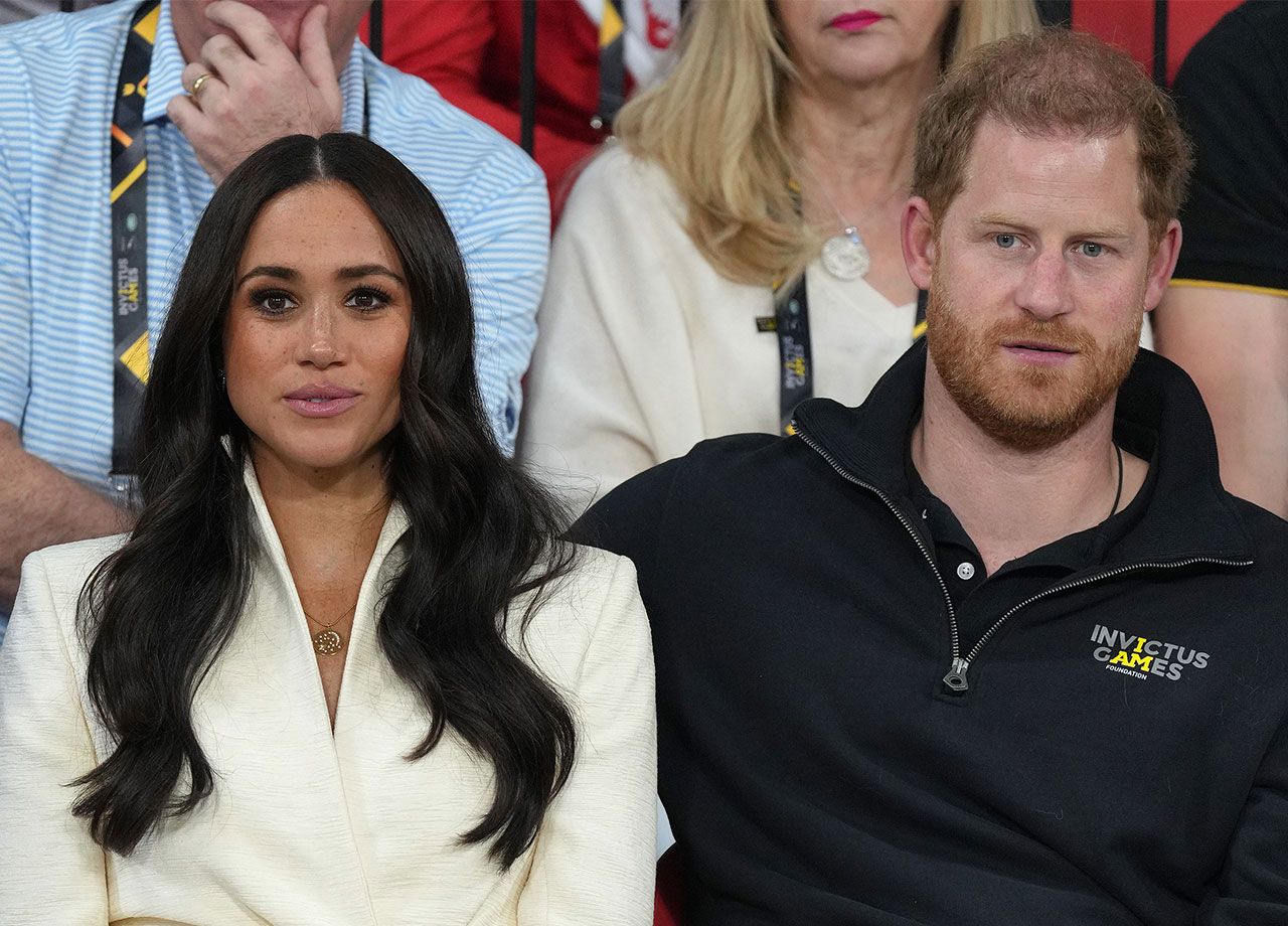 meghan markle prince harry seated volleyball invictus games