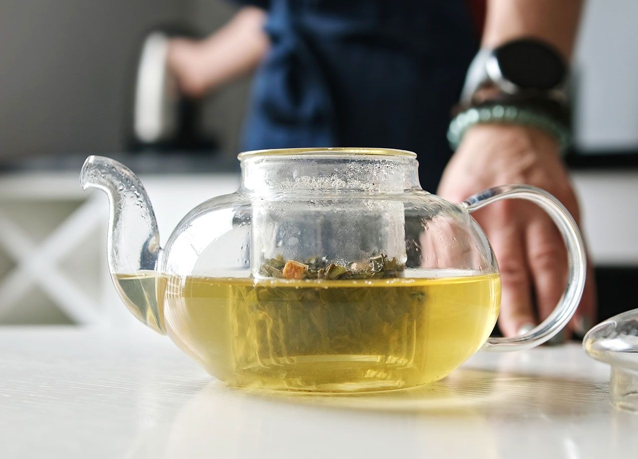 woman-making-green-tea