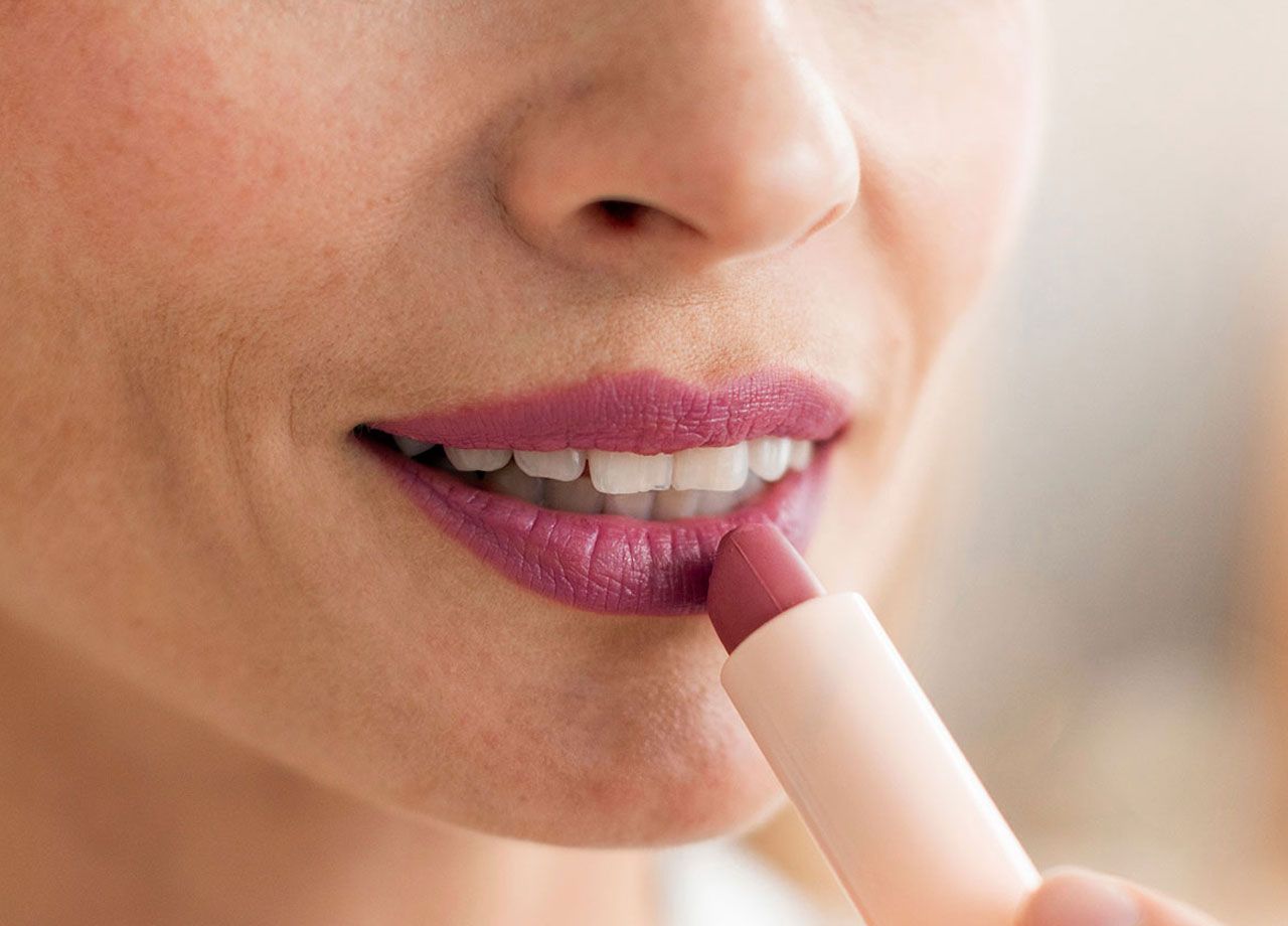 wrong-lip-color-skin-tone