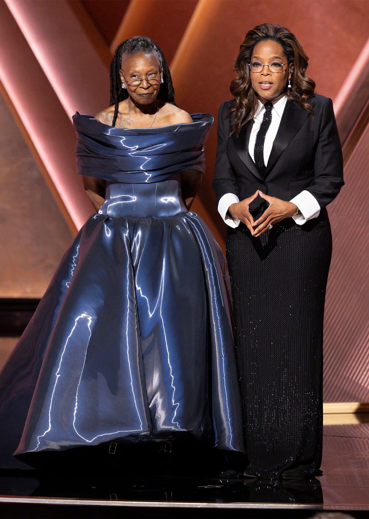 Oprah-Winfrey-on-stage-with-Whoopi-Goldberg-at-the-Oscars