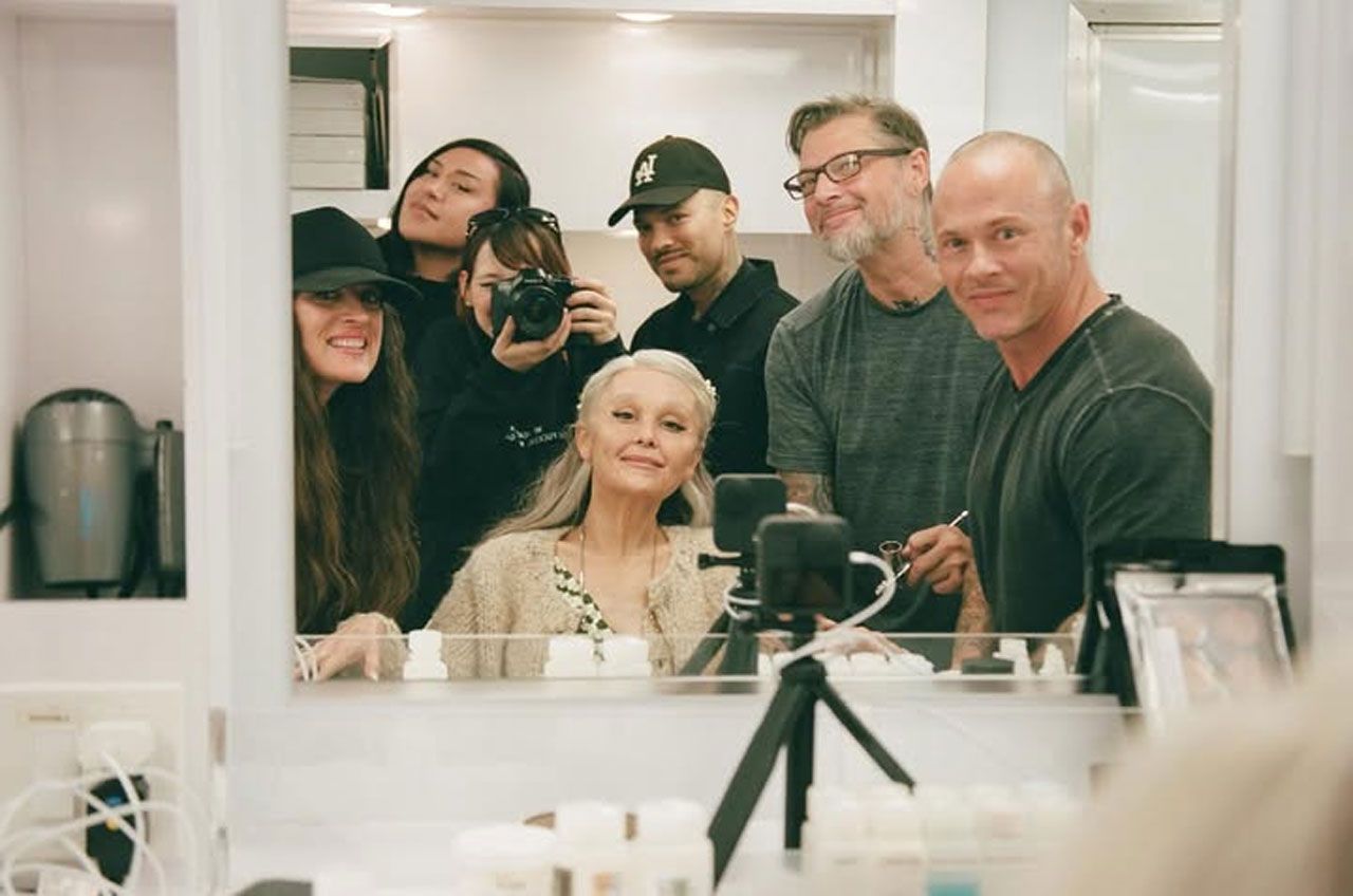 Ariana Grande behind the scenes of video