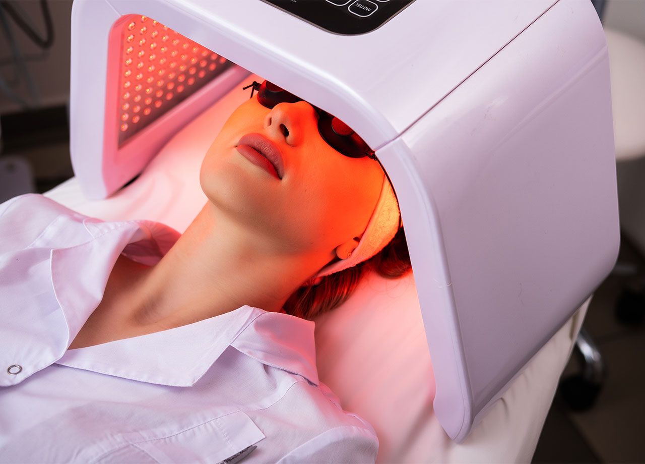 woman-red-light-therapy