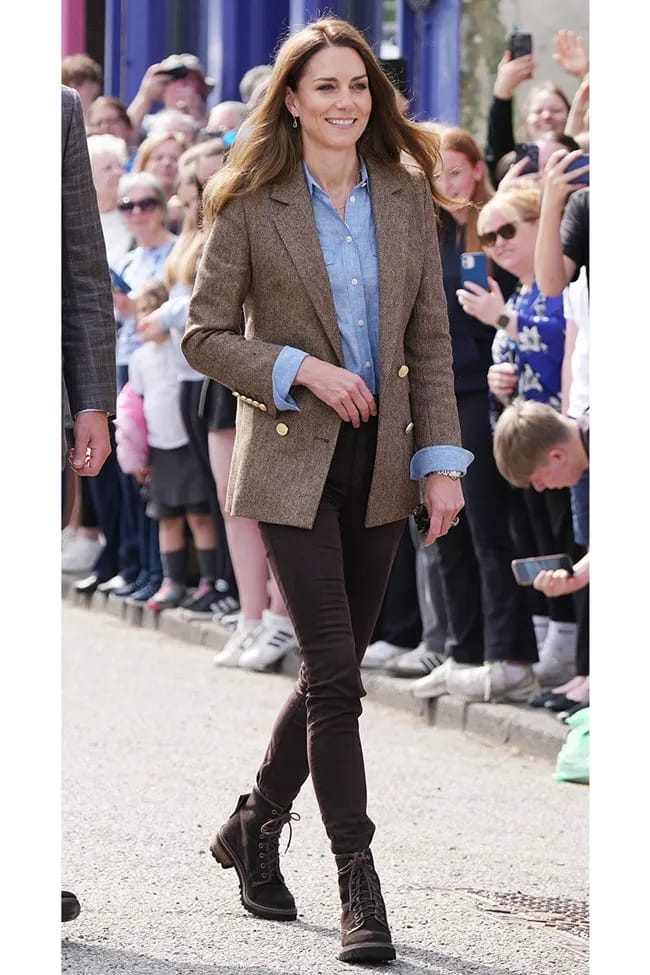 Kate Middleton wearing skinny jeans in Scotland