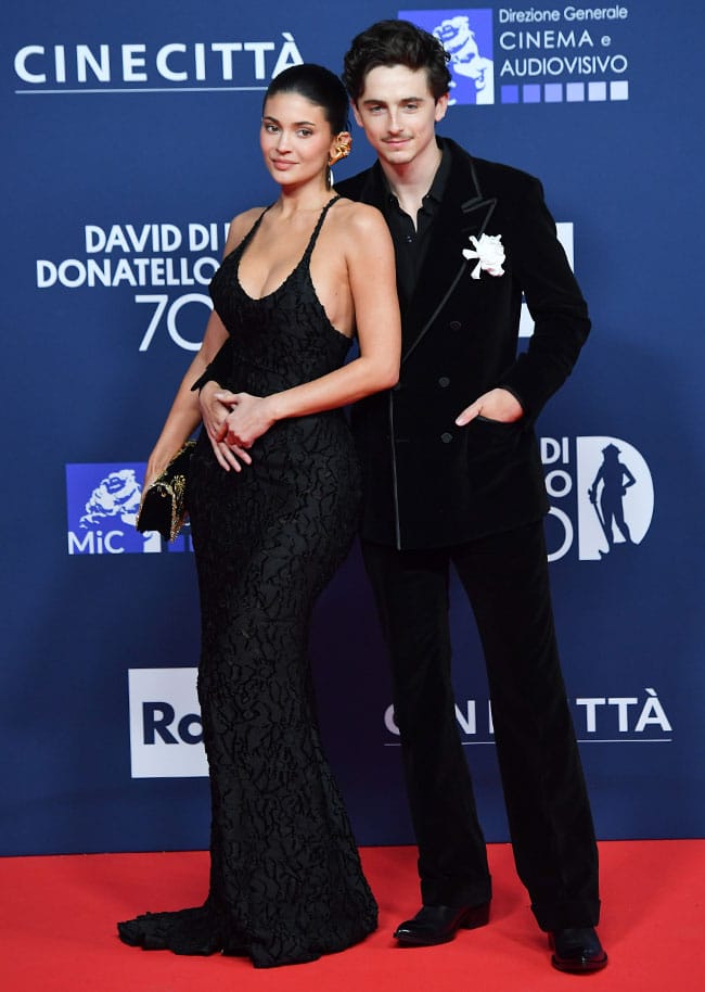 Kylie Jenner And Timothe Chalamet Make It Red Carpet Official - SHEfinds Kylie Jenner And Timothe Chalamet Make It Red Carpet Official - SHEfinds